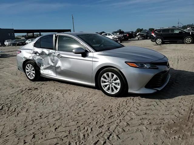 2019 Toyota Camry - Image 11