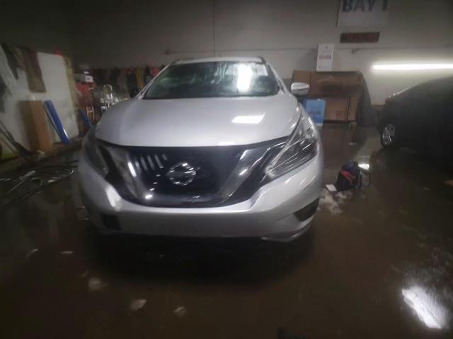 2018 Nissan Murano - Image 13