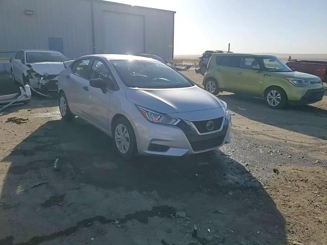 2020 Nissan Versa - Image 14