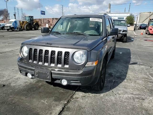 2015 Jeep Liberty (Patriot) - Image 12