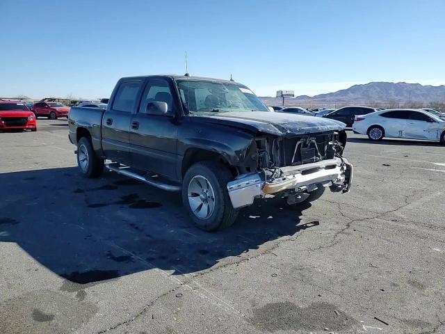 2005 Chevrolet Silverado - Image 11
