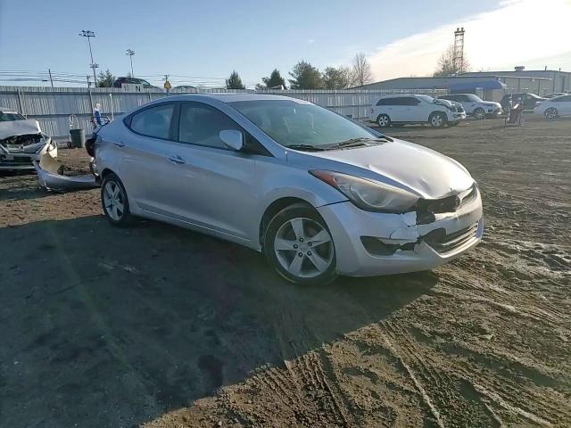 2011 Hyundai Elantra - Image 11