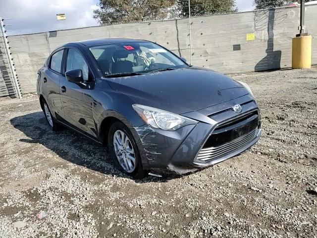 2018 Toyota Yaris - Image 10