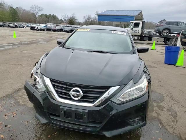 2018 Nissan Altima - Image 11