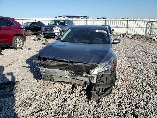 2019 Nissan Altima - Image 11