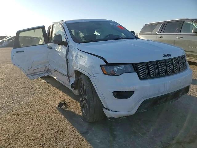 2017 Jeep Grand Cherokee - Image 11