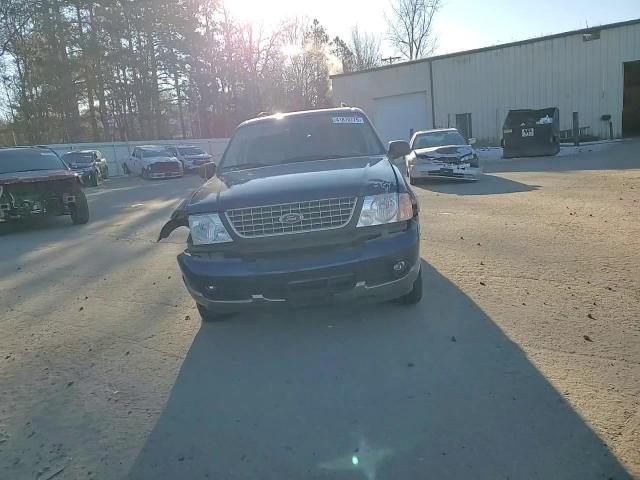 2004 Ford Explorer - Image 11