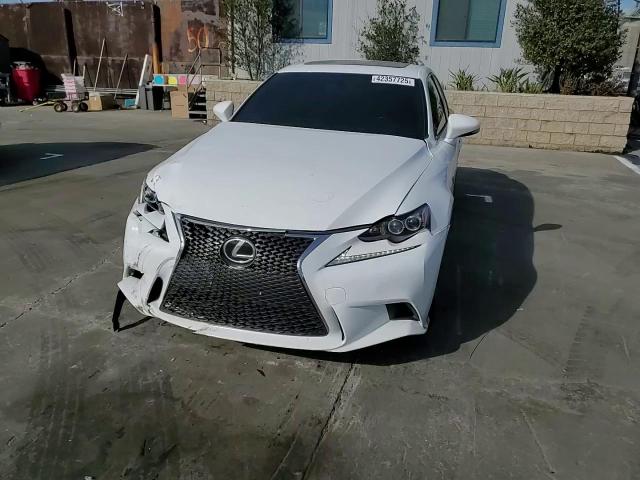 2016 Lexus IS - Image 10