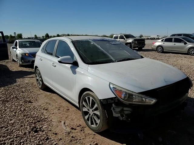 2019 Hyundai Elantra - Image 10