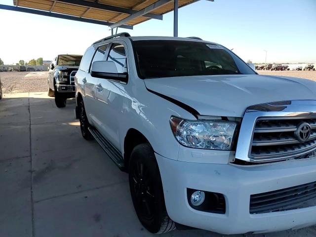 2015 Toyota Sequoia - Image 11
