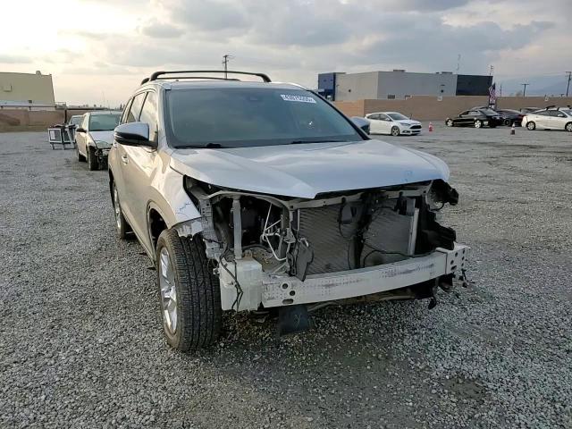 2018 Toyota Highlander - Image 12
