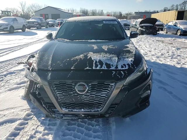 2019 Nissan Altima - Image 10