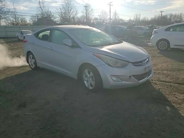 2013 Hyundai Elantra - Image 11