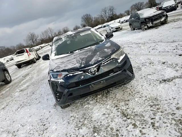 2018 Toyota RAV 4 - Image 12