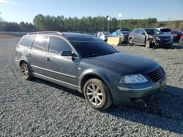 2004 Volkswagen Passat - Image 11
