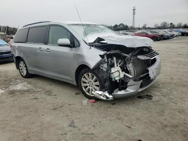2014 Toyota Sienna - Image 12