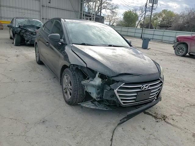 2017 Hyundai Elantra - Image 11