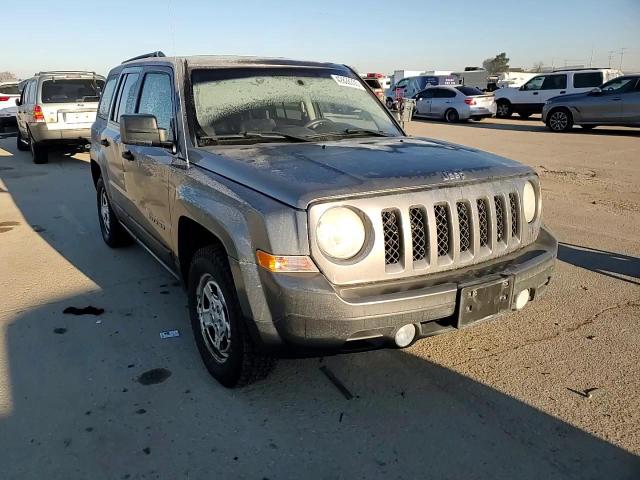 2013 Jeep Liberty (Patriot) - Image 11
