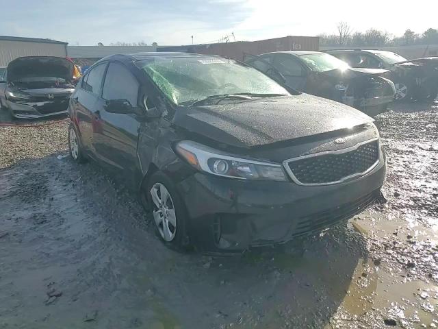 2017 Kia Forte - Image 13