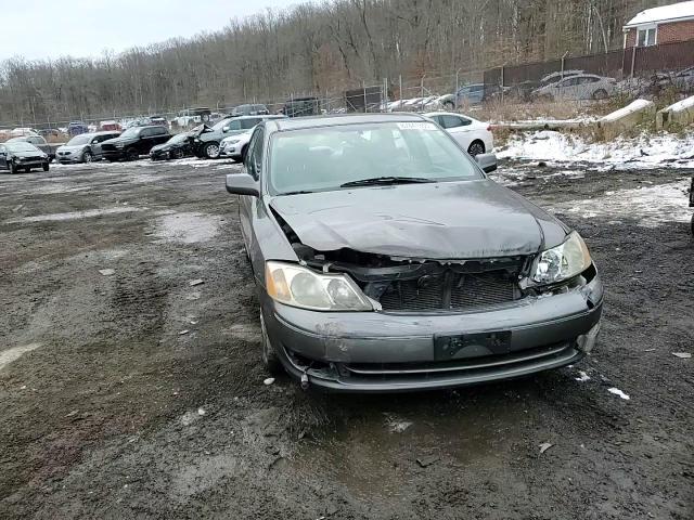 2004 Toyota Avalon - Image 11