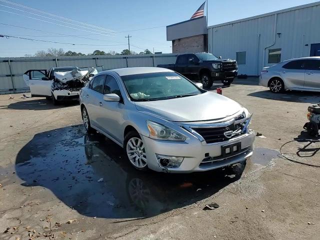 2015 Nissan Altima - Image 13