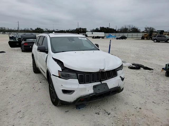 2017 Jeep Grand Cherokee - Image 12