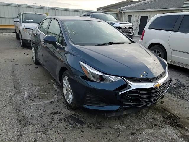 2019 Chevrolet Cruze - Image 10