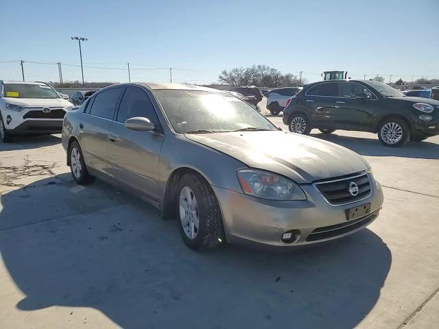 2002 Nissan Altima - Image 10