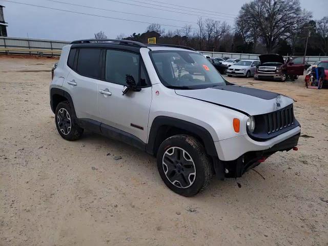 2015 Jeep Renegade - Image 12