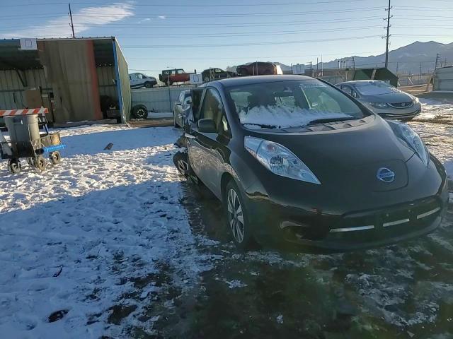 2017 Nissan Leaf - Image 11