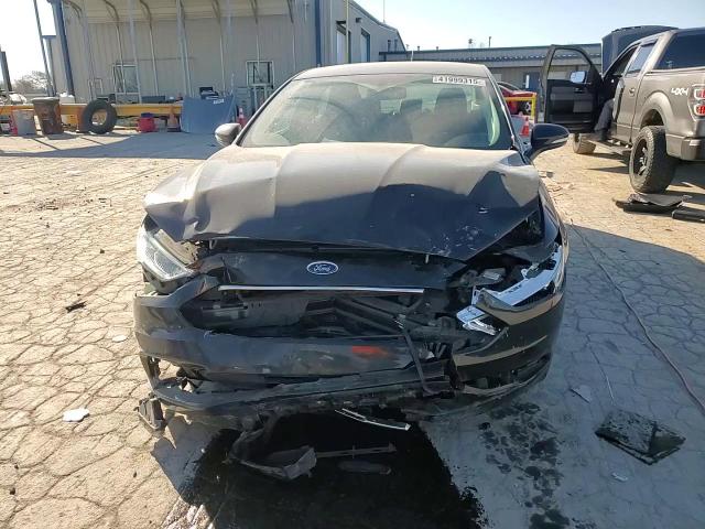 2017 Ford Fusion - Image 13