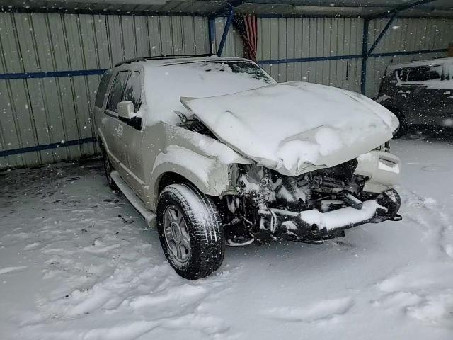 2005 Ford Expedition - Image 11
