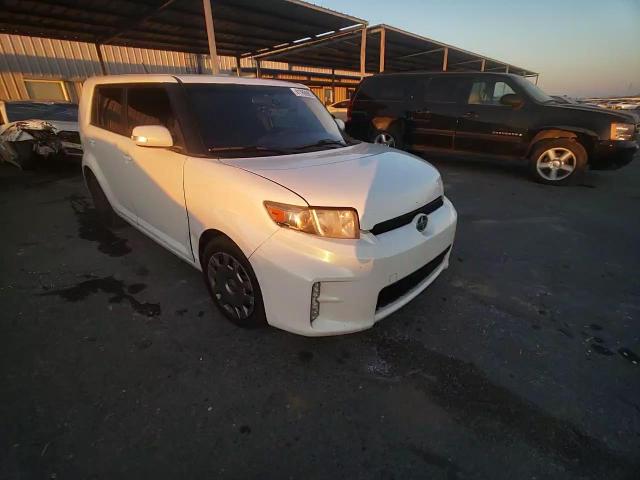 2014 Toyota xB - Image 11