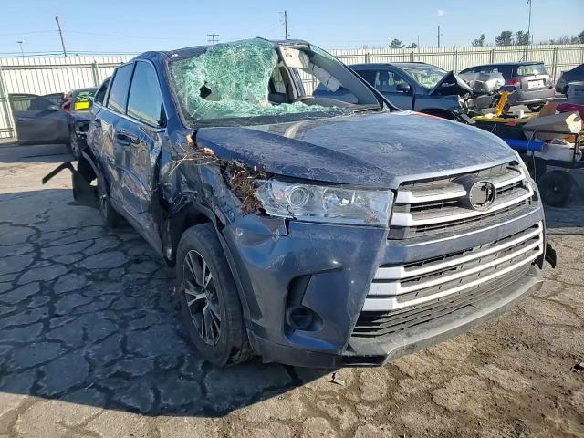 2019 Toyota Highlander - Image 12
