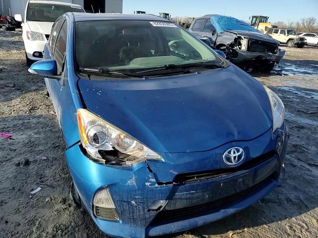 2014 Toyota Prius - Image 11