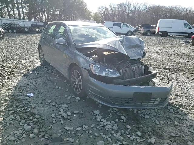 2017 Volkswagen Golf - Image 10