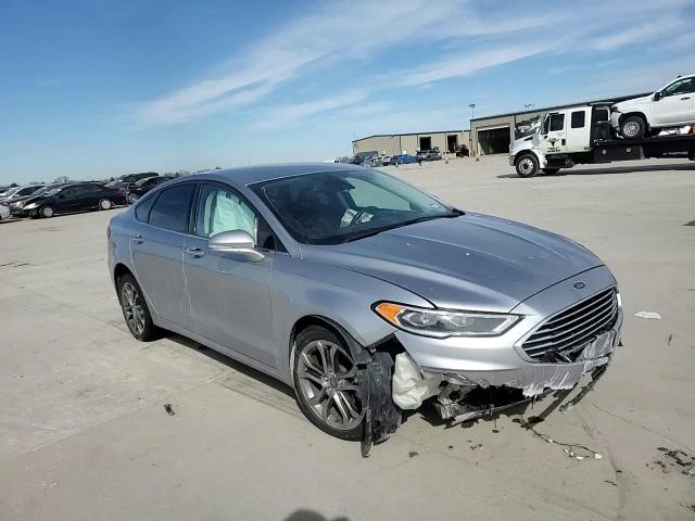 2020 Ford Fusion - Image 11