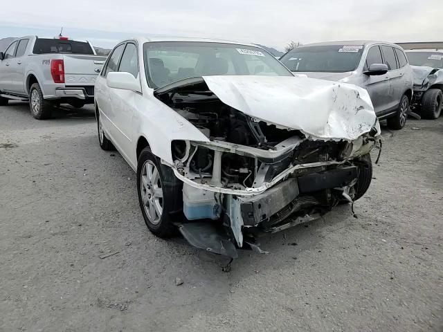 2002 Toyota Avalon - Image 11