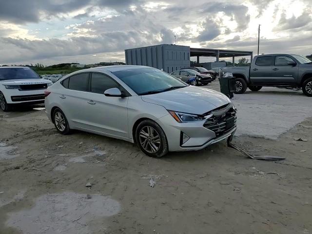 2019 Hyundai Elantra - Image 11