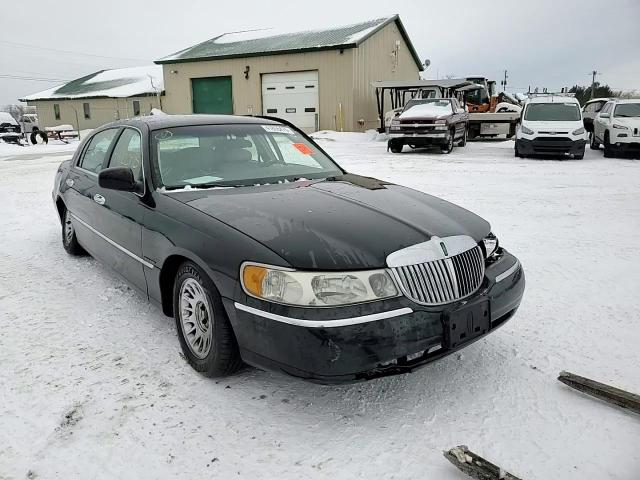 2002 Lincoln Town Car Cartier VIN: 1LNHM83W62Y666950 Lot: 41855475