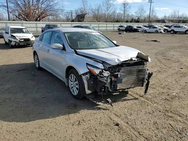 2018 Nissan Altima - Image 10