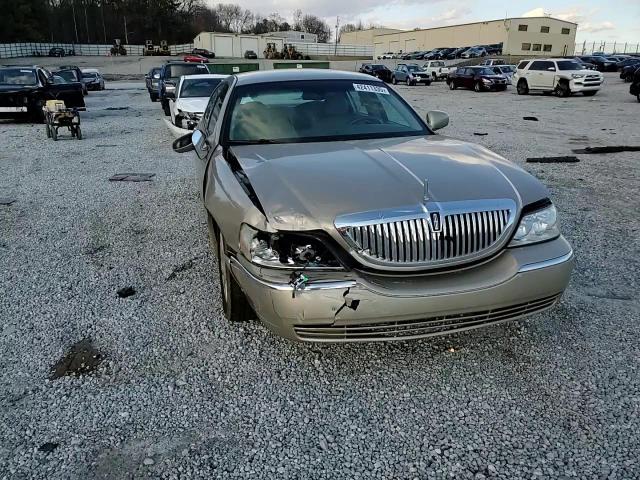 2004 Lincoln Continental - Image 10
