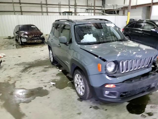2018 Jeep Renegade - Image 13