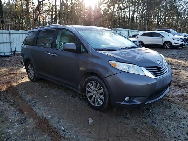2012 Toyota Sienna - Image 11