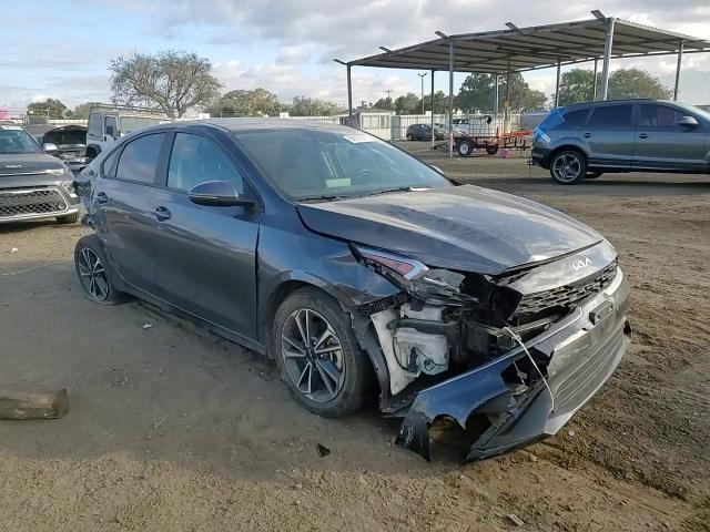 2023 Kia Forte - Image 10