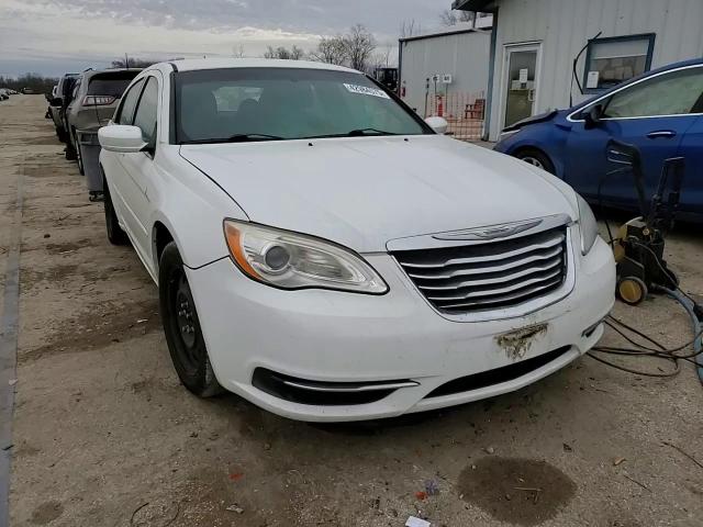 2012 Chrysler 200 - Image 13