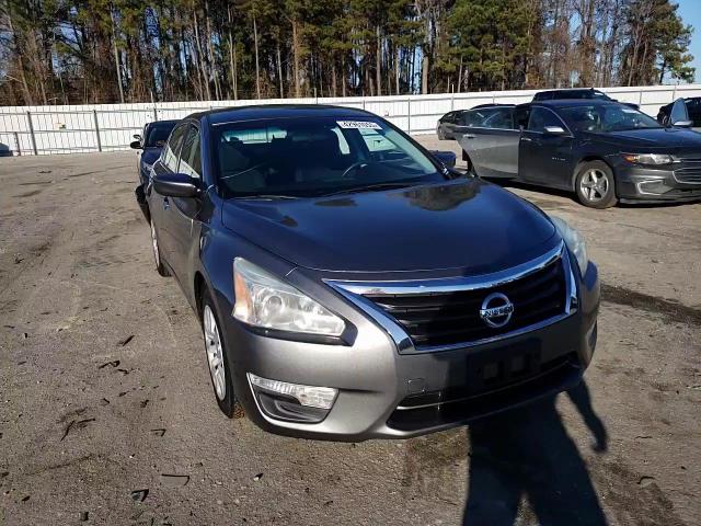 2015 Nissan Altima - Image 11