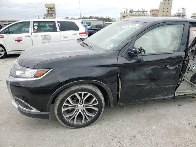 2018 Mitsubishi Outlander - Image 10