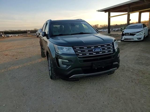 2016 Ford Explorer - Image 12