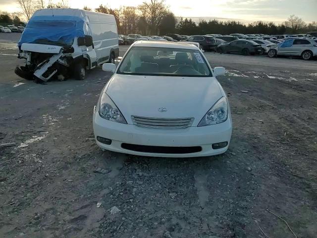 2003 Lexus ES - Image 11